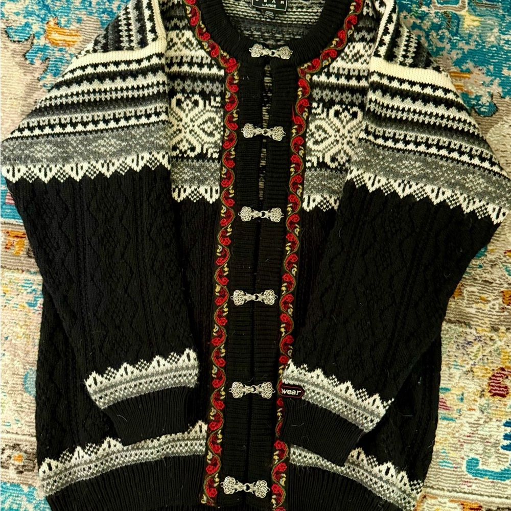 Black and White NorWear Women’s Size Large Nordic Cardigan Sweater
